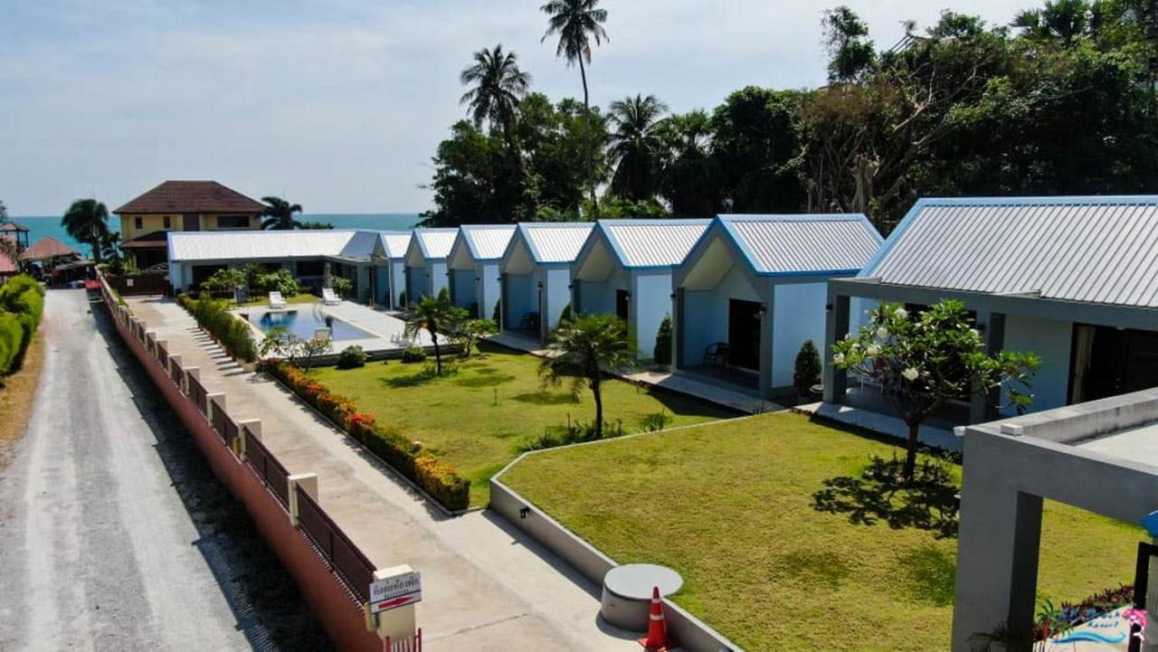 Cc Beach Resort Ban Na Dan  Exterior photo